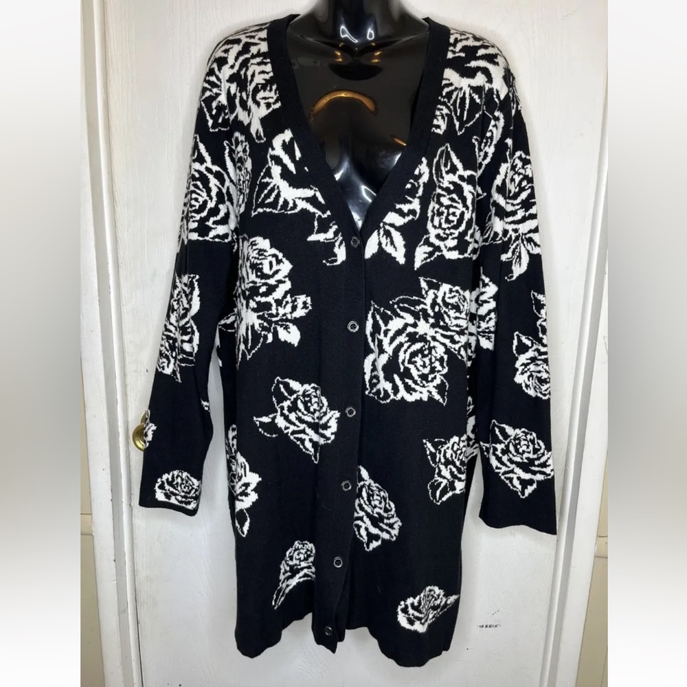 Women’s Plus Size Cardigan Size 1X Isaac Mizrahi Floral Tunic